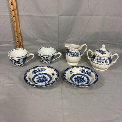 Lot 73 - Mixed Lot of Blue and White China