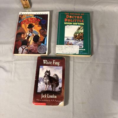Lot 75 - (11) Juvenile Literature Books