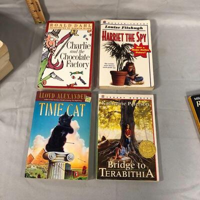 Lot 76 - (11) Juvenile Literature Books