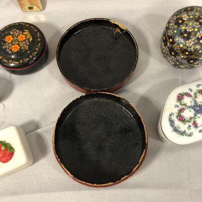 Lot 89 - (8) Trinket Boxes