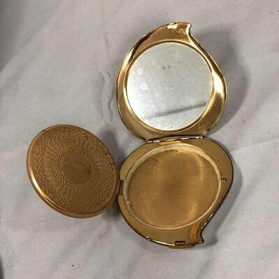Lot 96 - Vintage Elgin American Compact