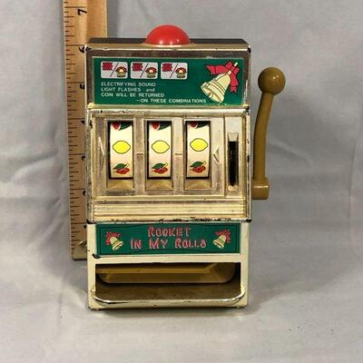 Lot 99 - Small Slot Machine