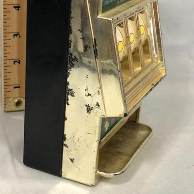 Lot 99 - Small Slot Machine