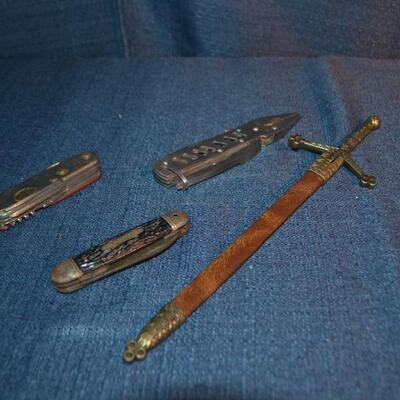 LOT 71 pocket knives and letter opener