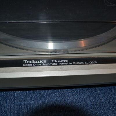 LOT 47 vintage technics turntable