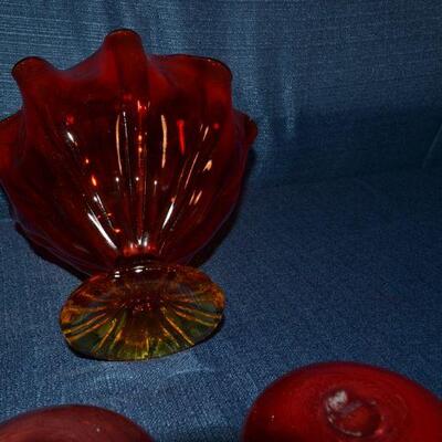 LOT 85 Home Decor red colored glass