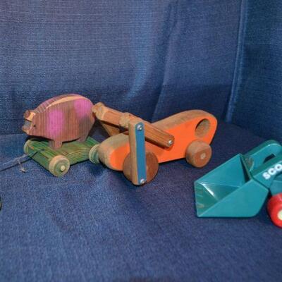 LOT 98 vintage wood toys