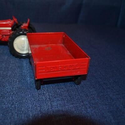 LOT 29 vintage plastic box Plus Metal tractor and trailer