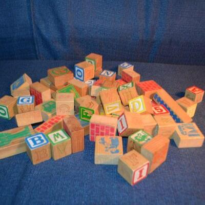 LOT 36 Vintage toy wood blocks