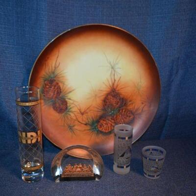 LOT 103 decorative plate and miscellaneous glasses