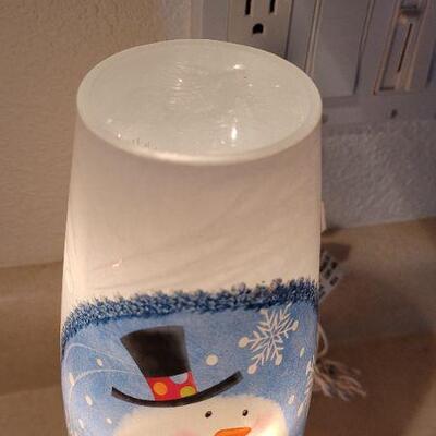Lot 71: New RETIRED Hallmark Snowman Lamp (Works)