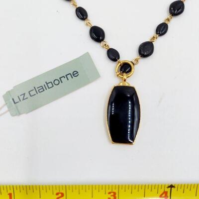 LIZ CLAIBORNE BLACK & GOLD TONED NECKLACE 
