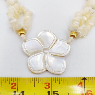 BEAUTIFUL MOTHER OF PEARL DECORATIVE NECKLACE 