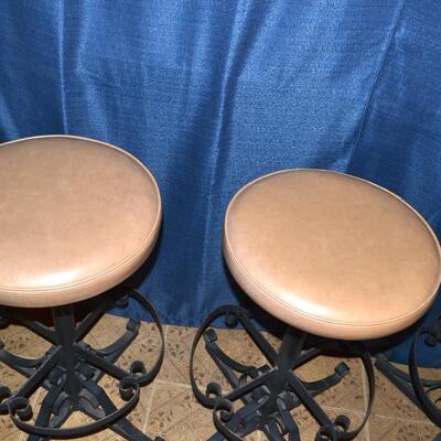 LOT 143   3 vintage bar stools