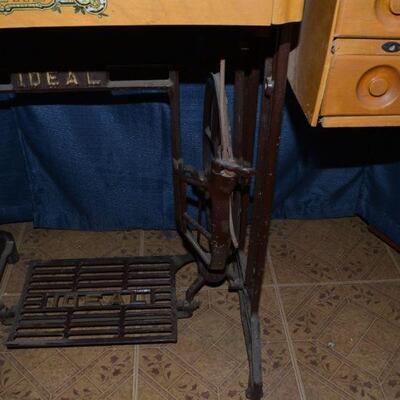 LOT 145 antique ideal sewing machine