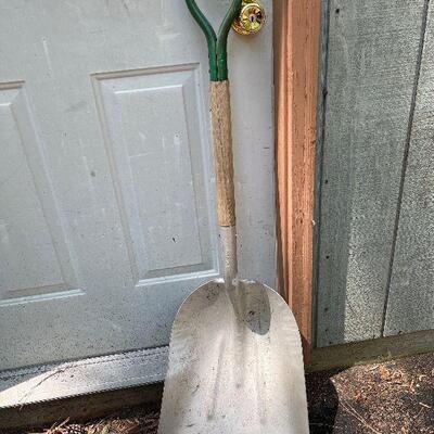 Lot 133 - Gardening Tools
