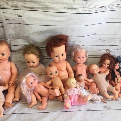 Lot of vintage doll 1969 and up