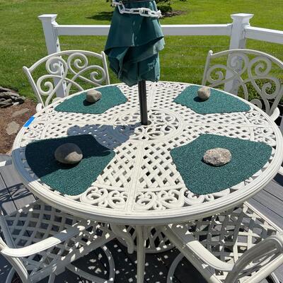 Lot 155 - Patio Set