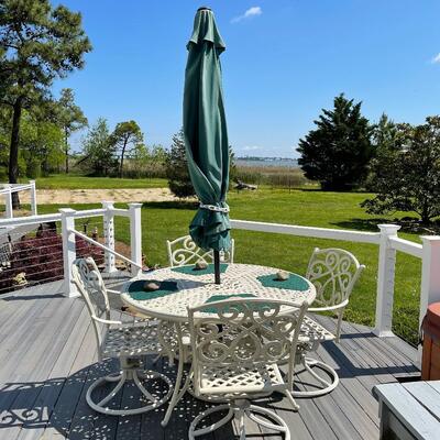 Lot 155 - Patio Set