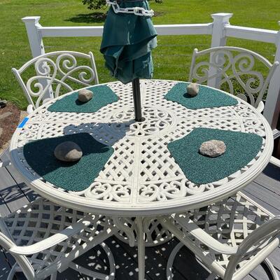 Lot 155 - Patio Set