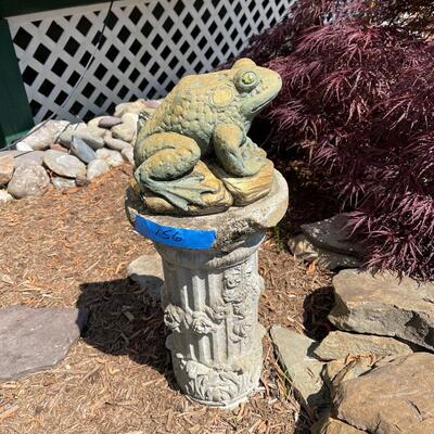 Lot 156 - Garden Decor