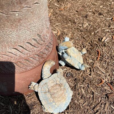 Lot 157 - Garden Decor