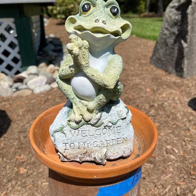 Lot 157 - Garden Decor