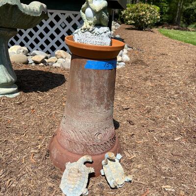 Lot 157 - Garden Decor