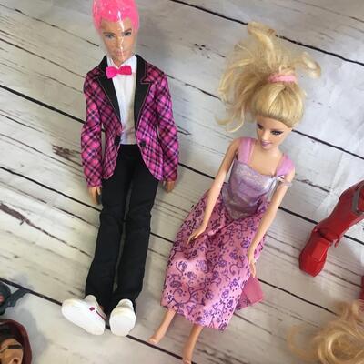 Ken. Barbie transformer ect