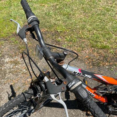 Lot 163 - Mongoose Xr-75 21 Speed Bicycle