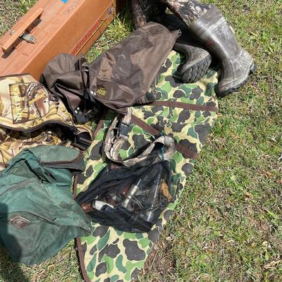 Lot 175 - Hunting Accessories