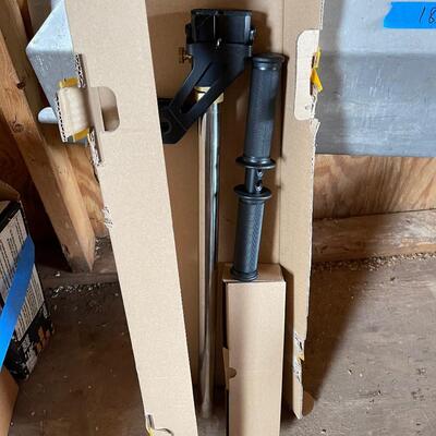Lot 183 - Lift and Hand Pump