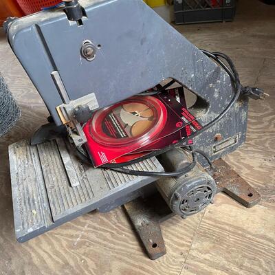 Lot 184 - Craftsman 10" Band Saw and Blades