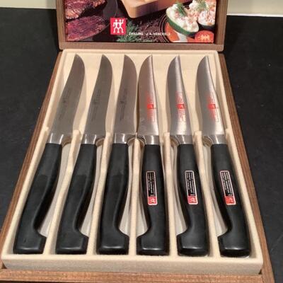 K - 1275. Set of 6,  Zwilling J. A. Henckels  Steak Knives 