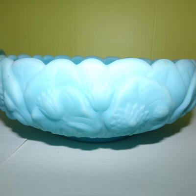 LOT 92  BLUE FROSTED DECORATIVE BOWLS