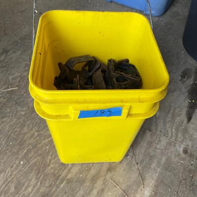 Lot 197 - Traps