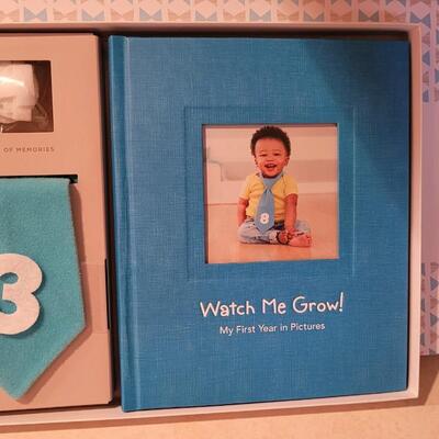 Lot 117: New HALLMARK Watch Me Grow Album 