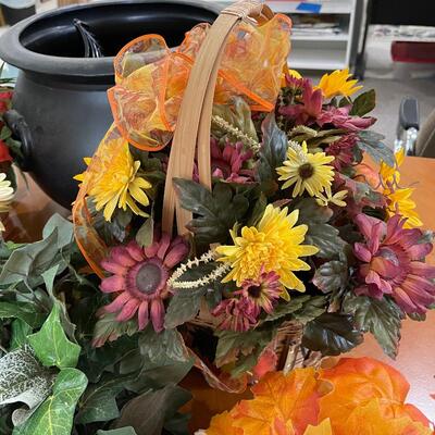 Lot 215 - Fall Decor