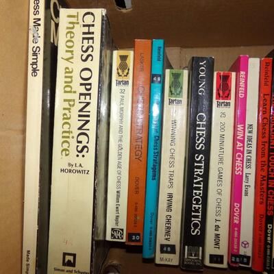 LOT 140  BOOKS ON CHESS