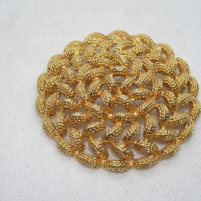 Gold Tone Round Braid Brooch 