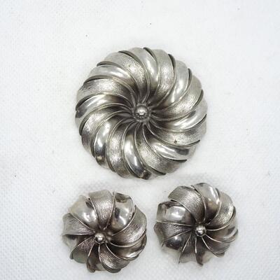 Silver Tone Flower Pin Brooch & Matching Clip Earrings 