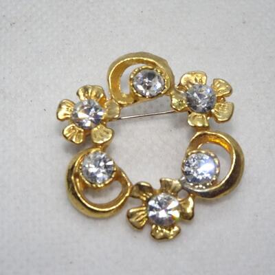 Dainty Gold Tone Rhinestone Brooch 