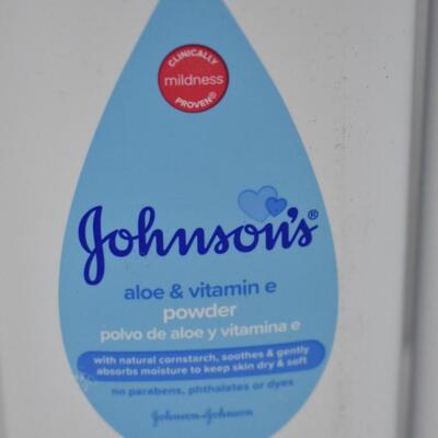 3 Bottles Johnson's Aloe & Vitamin E Powder, 15 oz each - New