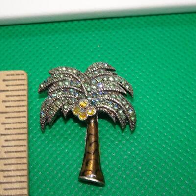 Vintage Silver Tone Rhinestone Palm Tree Brooch Pin 