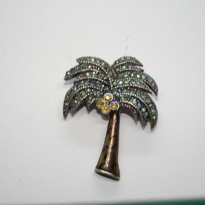 Vintage Silver Tone Rhinestone Palm Tree Brooch Pin 