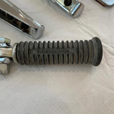 Lot 236 - 1998-1999 Harley-Davidson Motorcycle Accessories/Parts