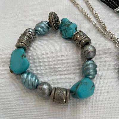Lot 238 - Turquoise Jewelry