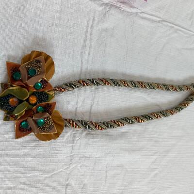 Lot 240 - Costume Jewelry 