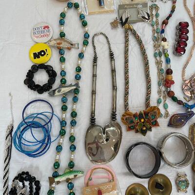 Lot 240 - Costume Jewelry 