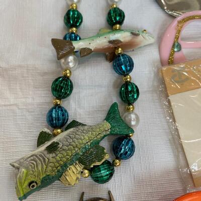Lot 240 - Costume Jewelry 